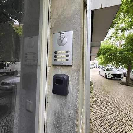 Comfy 3 Bedroom Apartment Campo De Ourique Lisbon Exterior photo